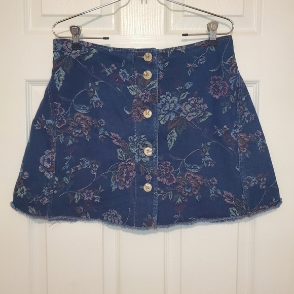 Urban Outfitters High Waisted Denim Floral Mini Skirt L - Picture 3 of 10